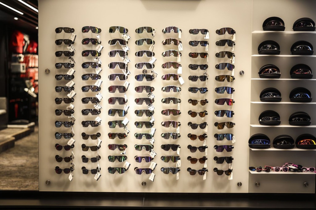 Große Auswahl an Skibrillen, Sportbrillen etc.